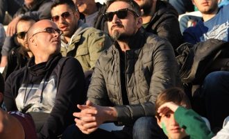 Ο Νίκος Λυμπερόπουλος στην παιδική Κερκίδα ΟΠΑΠ – Ξεσήκωσε τους μικρούς φιλάθλους της ομάδας