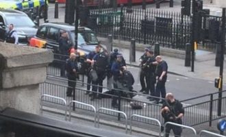 Συνελήφθη οπλισμένος άνδρας στο κέντρο του Λονδίνου