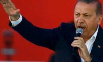 O Eρντογάν γίνεται απροκάλυπτα δικτάτορας: Παίρνει ξανά την ηγεσία του ΑΚP