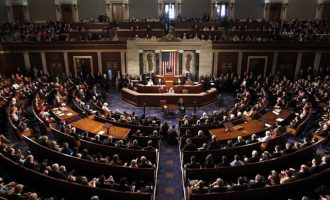 ΗΠΑ: Με οριακή πλειοψηφία εγκρίθηκε το νομοσχέδιο για αντικατάσταση του Obamacare