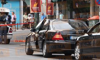 Έκρηξη βόμβας στο αμάξι του Λουκά Παπαδήμου – Τραυματίστηκαν τρία άτομα