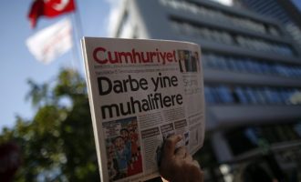 Τουρκία: Συνέλαβαν τον αρχισυντάκτη του σάιτ της Cumhuriyet