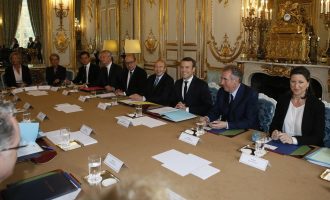 Γαλλία: Τι είπε ο Μακρόν στο πρώτο υπουργικό συμβούλιο
