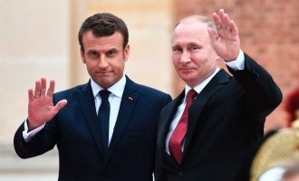 Το Κρεμλίνο διέψευσε ότι επήλθε «συμφωνία» μεταξύ Πούτιν και Μακρόν για την Ουκρανία