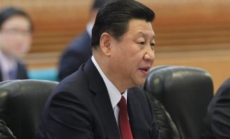 Ο πρόεδρος της Κίνας Σι πήγε στον Παναμά για «βροχή» επενδύσεων