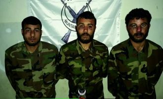 Μισθοφόροι του Ερντογάν έπιασαν τρεις Σύρους στρατιώτες, τους έδειραν και τους φωτογράφισαν