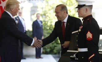 Τραμπ σε Ερντογάν: Σε στηρίζω στη μάχη κατά της τρομοκρατίας
