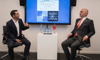 “Χέρι” Τσίπρα σε Ράμα στο ΝΑΤΟ: Άσε τις εθνικιστικές ρητορικές…
