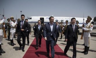 Ο Τσίπρας στο Πεκίνο στο κυνήγι επενδύσεων – Ενίσχυση της συνεργασίας Ελλάδας-Κίνας