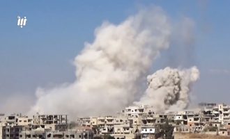 Το πυροβολικό της Συρίας βομβαρδίζει τους ισλαμιστές στην πόλη Νταράα (βίντεο)