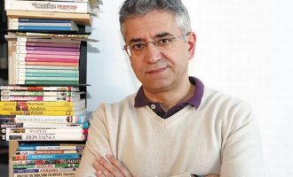Ο Αλβανός εθνικιστής συγγραφέας Γκάζμεντ Καπλάνι υβρίζει τους Κερκυραίους που έδιωξαν τα “παιδιά”