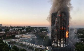 30 οι νεκροί από την πυρκαγιά στον Πύργο Grenfel στο Λονδίνο – Φόβοι για πολλούς περισσότερους