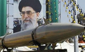 Προς έξοδο από τη συμφωνία για τα πυρηνικά του Ιράν προσανατολίζονται οι ΗΠΑ