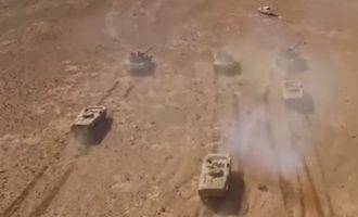 Μεγάλη επίθεση αρμάτων του συριακού στρατού νότια της Παλμύρας ενάντια στο Ισλαμικό Κράτος (βίντεο)