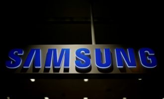 “Ψήνεται” επενδυτική συνεργασία με τη Samsung – Συνάντηση Τσίπρα με τον Κορεάτη πρωθυπουργό