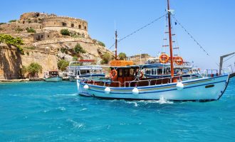 Τραγωδία στην Κρήτη από τον αιφνίδιο θάνατο 14χρονου  πάνω σε πλοιάριο