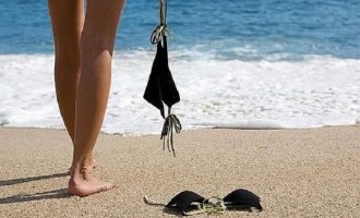 Ποιος δήμαρχος απαγόρευσε τον γυμνισμό και το… κατούρημα στην παραλία