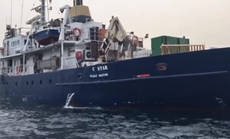 Ακροδεξιοί νοίκιασαν το πλοίο C-STAR και περιπολούν στη Μεσόγειο για να μην περνάνε μετανάστες (βίντεο)