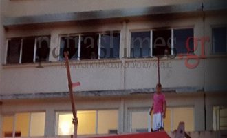 Φωτιά σε ξενοδοχείο στο Αίγιο – Υπάρχουν εγκλωβισμένοι