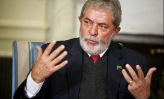 Ο φυλακισμένος Λούλα αποσύρει την υποψηφιότητά του από τις εκλογές της Βραζιλίας