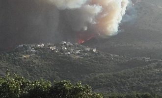 “Στάχτη” έγιναν 15 σπίτια από τη φωτιά στη Μάνη – Πύρινο μέτωπο και στην Κοκκάλα