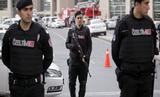O Ερντογάν συλλαμβάνει ακόμα τέσσερις υπέρμαχους  των ανθρωπίνων δικαιωμάτων