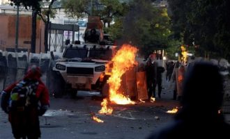 Μεγαλώνει η λίστα θανάτου: Τρεις νεκροί στη γενική απεργία κατά Μαδούρο