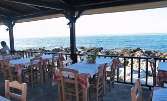 Πελάτης έφαγε χωρίς να πληρώσει και χαστούκισε την ιδιοκτήτρια ταβέρνας στην Κρήτη