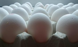 Συλλήψεις για το σκάνδαλο με τα μολυσμένα αυγά στην ΕΕ – Στο στόχαστρο η Ολλανδία