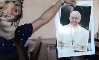 Τζιχαντιστές απειλούν να σκοτώσουν τον Πάπα – Άπιστοι θα έρθουμε στη Ρώμη (βίντεο)