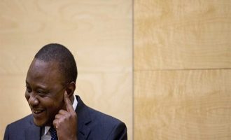 Κένυα: Ο Ουχούρου Κενυάτα επανεξελέγη πρόεδρος για μια δεύτερη πενταετή θητεία