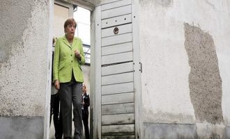 Η Μέρκελ επισκέφθηκε πρώην φυλακή της Στάζι στο Βερολίνο