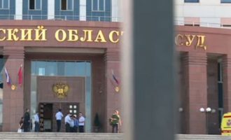 Νεκροί από ανταλλαγή πυροβολισμών σε αίθουσα δικαστηρίου της Μόσχας