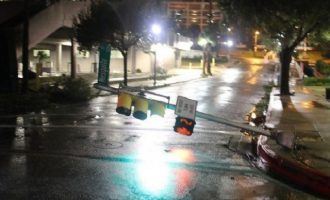 Φονική επέλαση του τυφώνα Χάρβεϊ: Τους οκτώ έφτασαν  οι νεκροί στο Τέξας