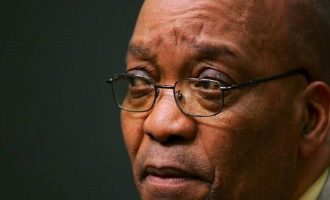 Ο 75χρονος Πρόεδρος της Ν. Αφρικής «επιβίωσε» οριακά από την πρόταση μομφής εναντίον του