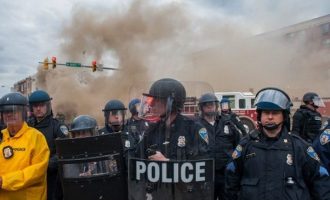 Εκτεταμένα επεισόδια στο Σεντ Λούις σε διαδήλωση κατά της αστυνομικής βίας