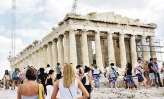 Πάνω από 13 εκατομμύρια τουρίστες στην Ελλάδα το πρώτο επτάμηνο του έτους