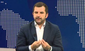Αλβανός Δημοσιογράφος: Δεν μας φταίνε οι Έλληνες, εμείς φταίμε
