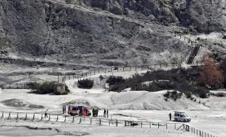 Απίστευτη τραγωδία στην Ιταλία: Γονείς και ο 11χρονος γιος σκοτώθηκαν όταν έπεσαν μέσα σε ηφαίστειο