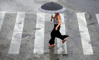 Καιρός: Συνεχίζονται οι τοπικές βροχές τη Δευτέρα