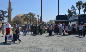 Η Κυπριακή Δημοκρατία επέτρεψε σε Τούρκους εποίκους να προσευχηθούν σε τζαμί στη Λάρνακα