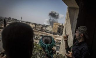 Δεκαοχτώ νεκροί σε πηγάδι στην πολιορκημένη Ράκα – Βομβαρδίστηκαν ενώ έπαιρναν νερό