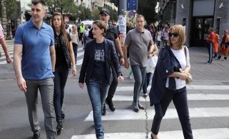 H πρωθυπουργός  Άνα Μπράνμιτς πήγε στο σερβικό gay pride