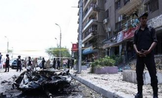 Βομβιστική επίθεση του ISIS σε αυτοκινητοπομπή στην Αίγυπτο- Νεκροί 18 αστυνομικοί