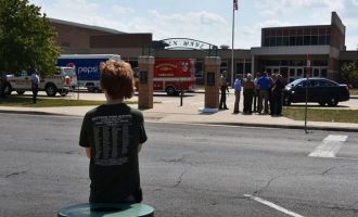 Πυροβολισμοί σε σχολείο στο Ιλινόις με έναν τραυματία – Συνελήφθη ο δράστης
