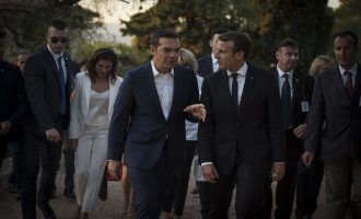 Handelsblatt: Η Ελλάδα ποντάρει στον Μακρόν – Γαλλικό ενδιαφέρον για επενδύσεις
