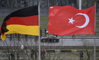 Η Τουρκία κάλεσε τον Γερμανό πρεσβευτή στην Άγκυρα για να διαμαρτυρηθεί για τους Κούρδους