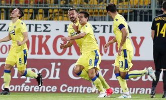 Πρώτη  ήττα για την ΑΕΚ – Έχασε 2-0 στην Τρίπολη από τον Αστέρα