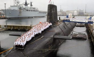 Ναυτικοί βρετανικού πυρηνικού υποβρυχίου βούταγαν στην κόκα και “το έκαναν” μεταξύ τους