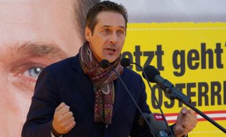 Η ακροδεξιά στην Αυστρία ζητά πολίτευμα άμεσης δημοκρατίας όπως της Ελβετίας